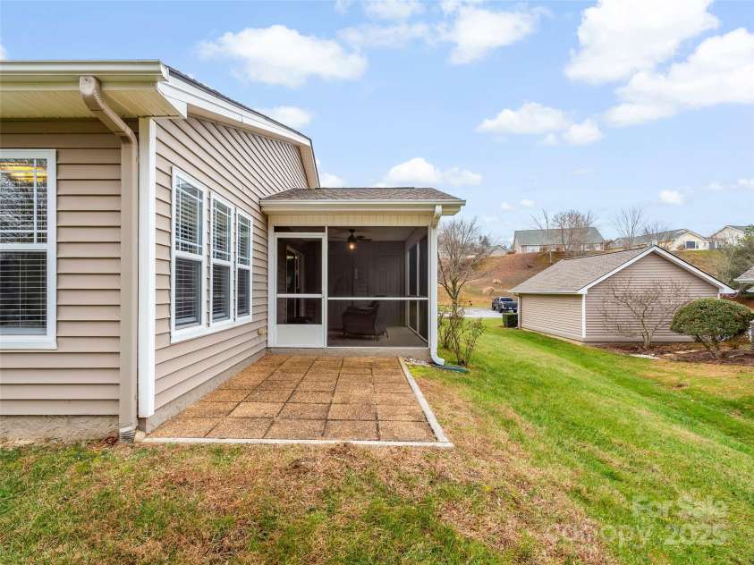 3901 Wood Duck Way, Hendersonville, NC 28792.  MLS# CAR4328986, YatesRealty ID 13213. 