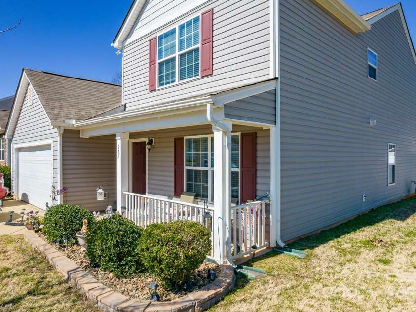 137 Mossy Pond Road, Statesville, NC 28677.  MLS# CAR4231435, YatesRealty ID 13214. 