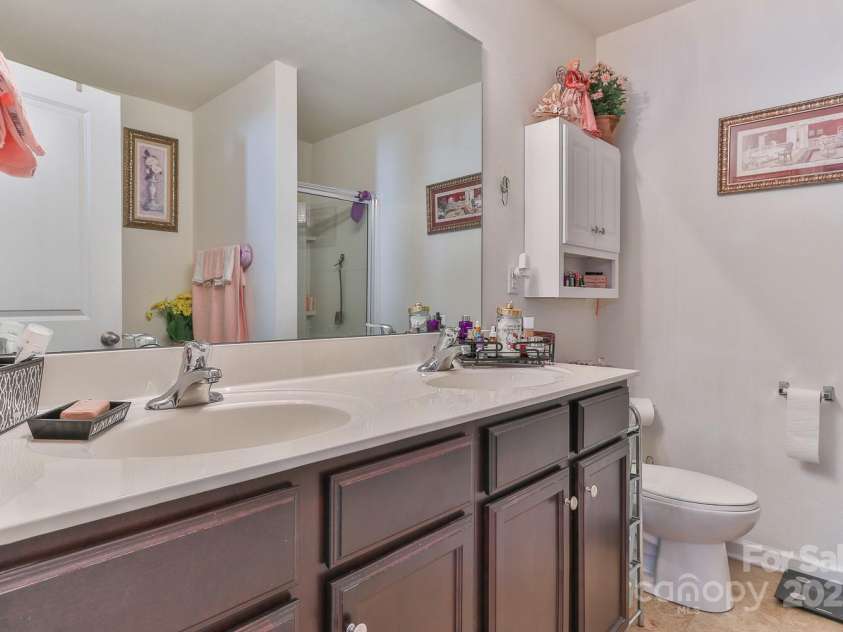 137 Mossy Pond Road, Statesville, NC 28677.  MLS# CAR4231435, YatesRealty ID 13214. 