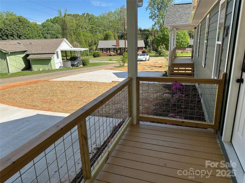 58 Glenview Street, Marion, NC 28752.  MLS# CAR4238717, YatesRealty ID 13215. 