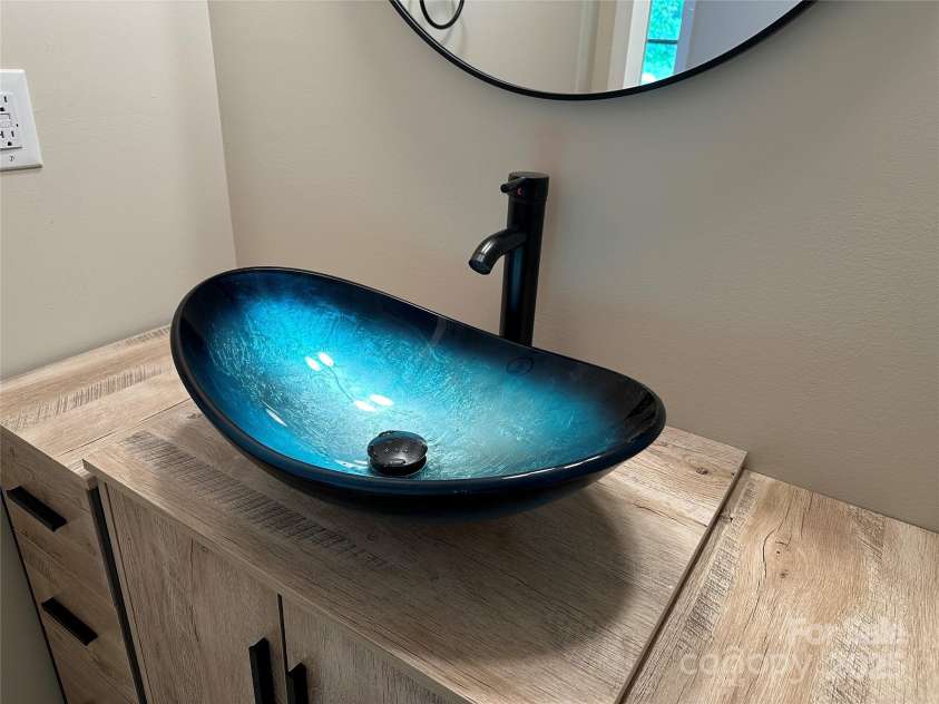 58 Glenview Street, Marion, NC 28752.  MLS# CAR4238717, YatesRealty ID 13215. 