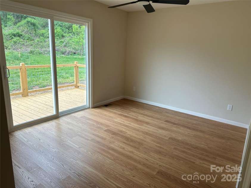 58 Glenview Street, Marion, NC 28752.  MLS# CAR4238717, YatesRealty ID 13215. 