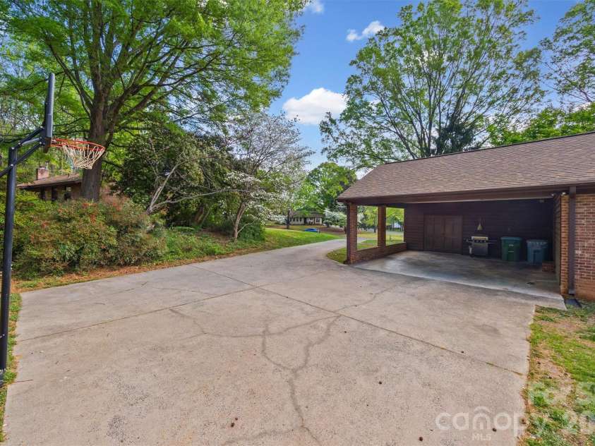 10035 Little Creek Road, Mint Hill, NC 28227.  MLS# CAR4364690, YatesRealty ID 13216. 