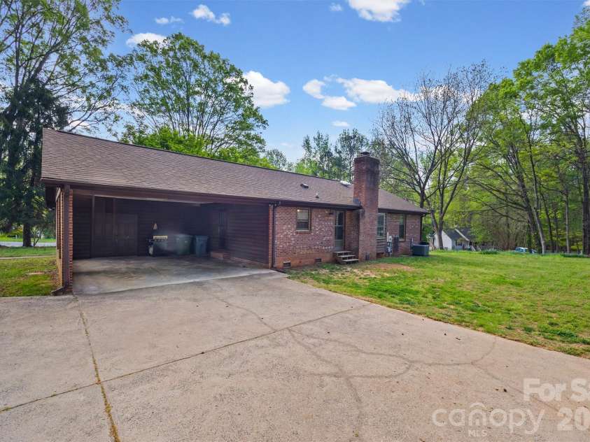 10035 Little Creek Road, Mint Hill, NC 28227.  MLS# CAR4364690, YatesRealty ID 13216. 