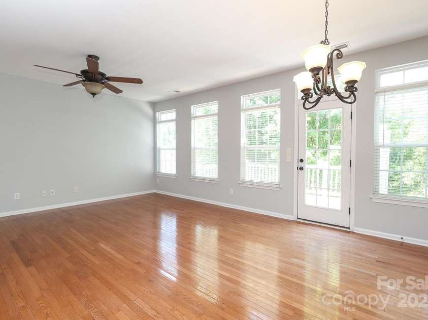 729 Naramore Street, Davidson, NC 28036.  MLS# CAR4280784, YatesRealty ID 13216. 