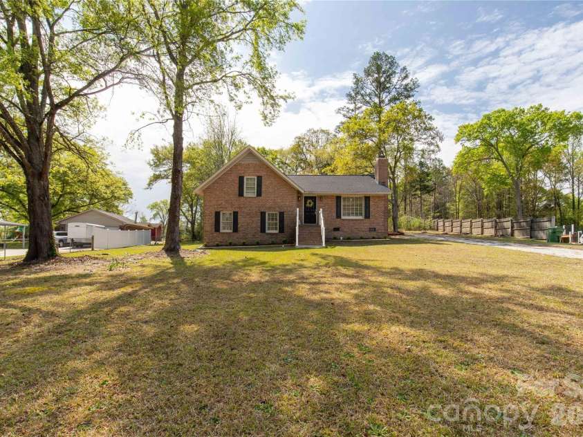 2220 Ross Cauthen Road, Lancaster, SC 29720.  MLS# CAR4362780, YatesRealty ID 13217. 