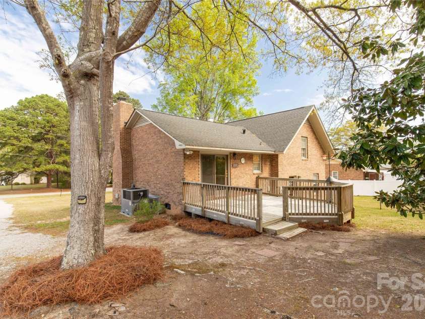 2220 Ross Cauthen Road, Lancaster, SC 29720.  MLS# CAR4362780, YatesRealty ID 13217. 