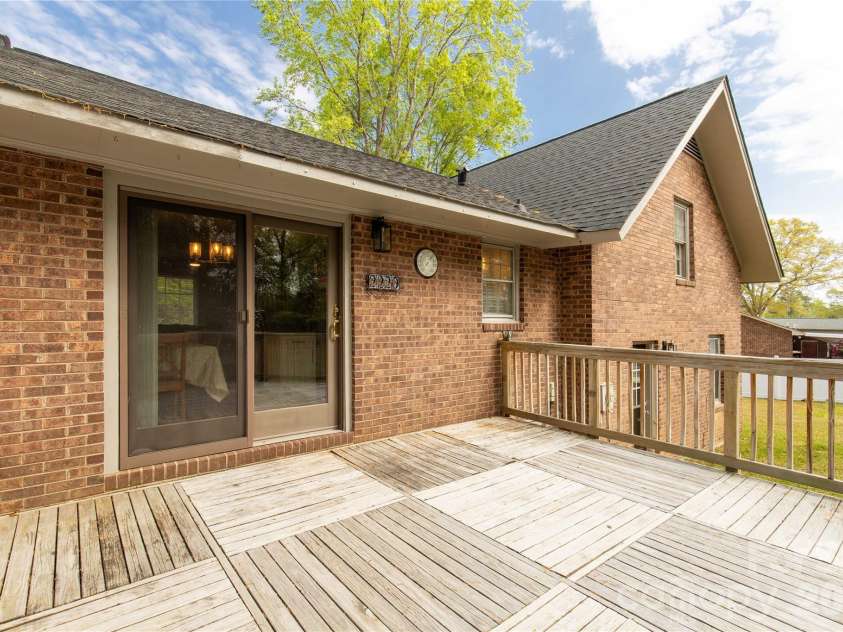 2220 Ross Cauthen Road, Lancaster, SC 29720.  MLS# CAR4362780, YatesRealty ID 13217. 