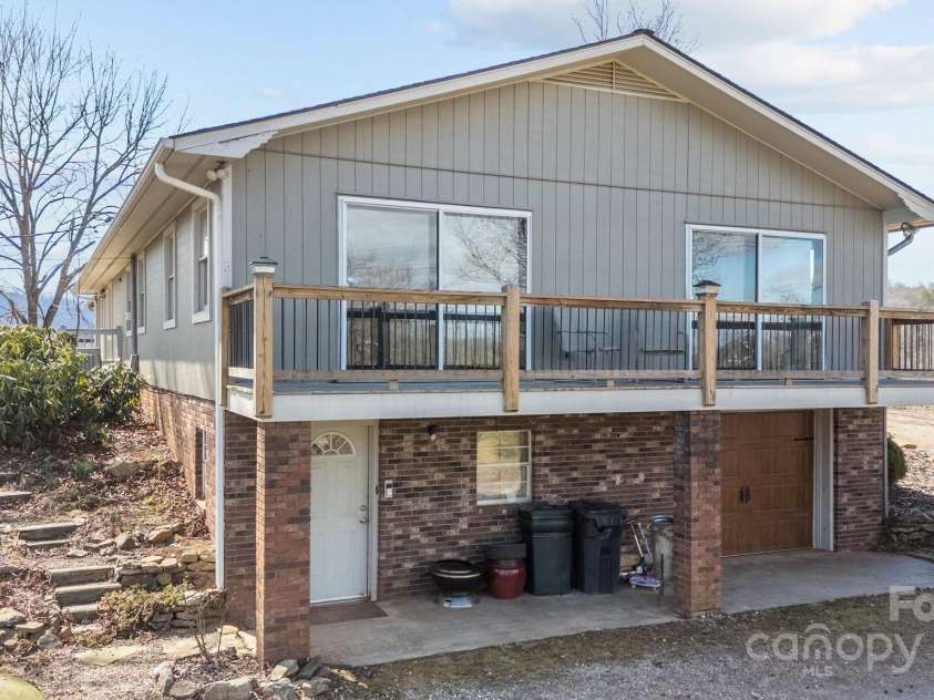 774 Belleview Road, Franklin, NC 28734.  MLS# CAR4244311, YatesRealty ID 13217. 