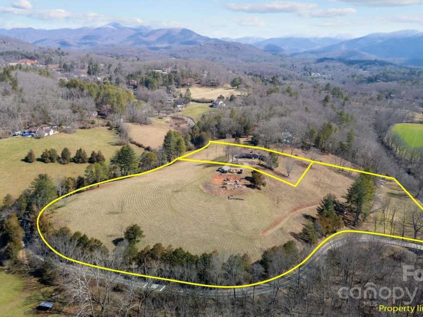 774 Belleview Road, Franklin, NC 28734.  MLS# CAR4244311, YatesRealty ID 13217. 