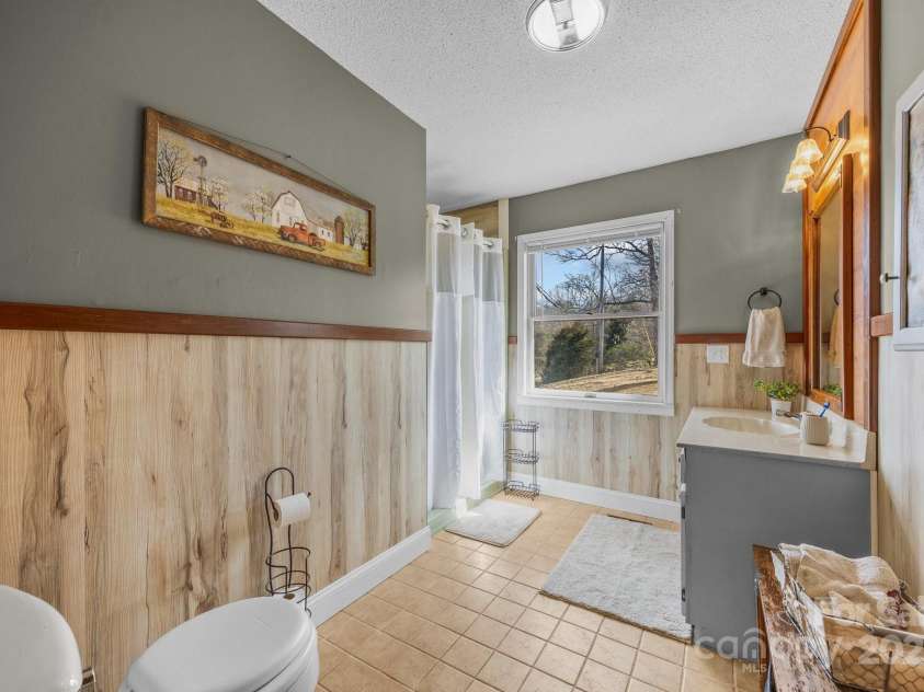 774 Belleview Road, Franklin, NC 28734.  MLS# CAR4244311, YatesRealty ID 13217. 