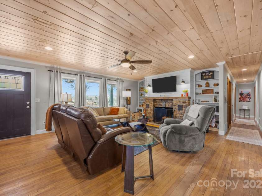 774 Belleview Road, Franklin, NC 28734.  MLS# CAR4244311, YatesRealty ID 13217. 
