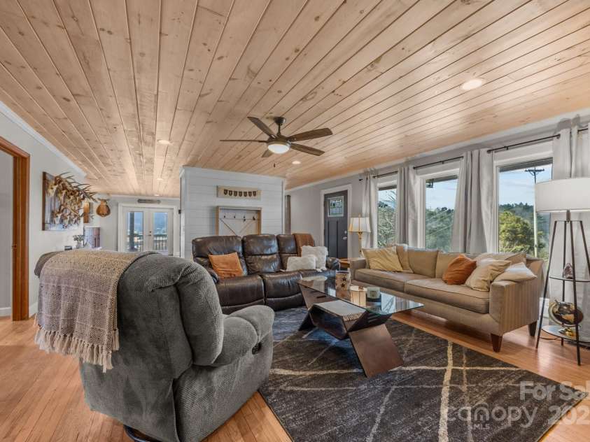 774 Belleview Road, Franklin, NC 28734.  MLS# CAR4244311, YatesRealty ID 13217. 