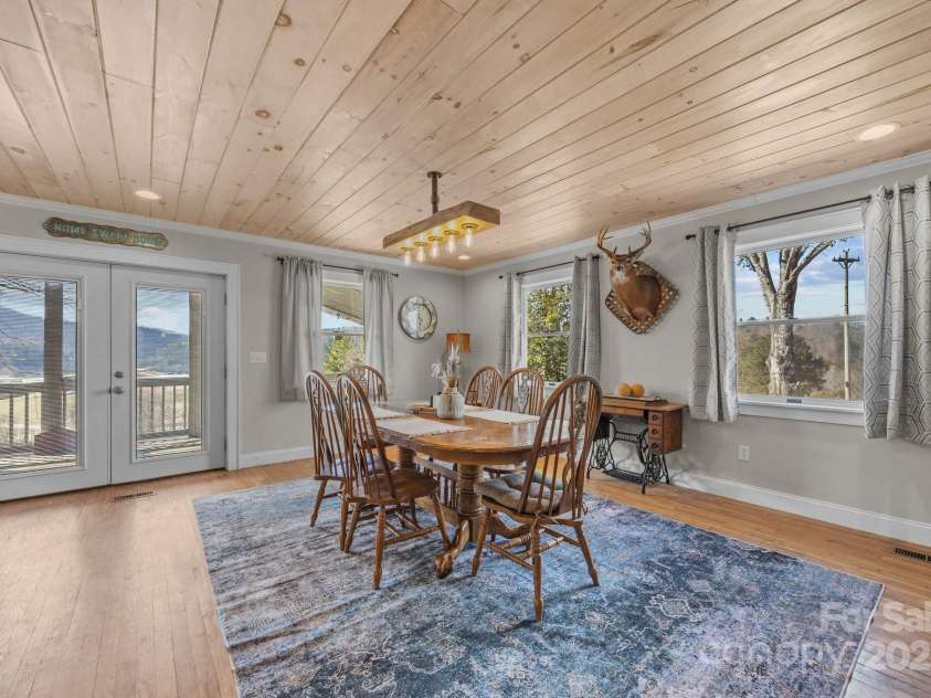 774 Belleview Road, Franklin, NC 28734.  MLS# CAR4244311, YatesRealty ID 13217. 