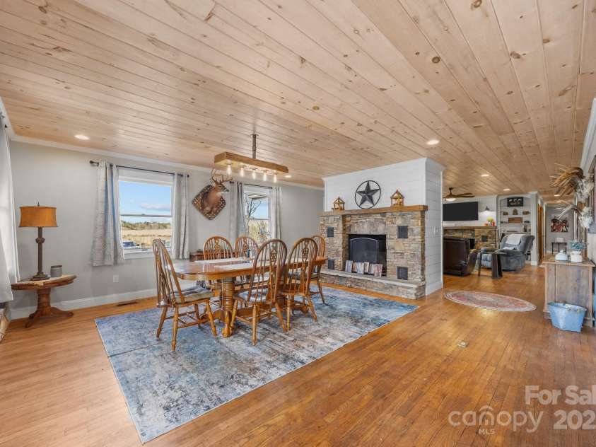 774 Belleview Road, Franklin, NC 28734.  MLS# CAR4244311, YatesRealty ID 13217. 
