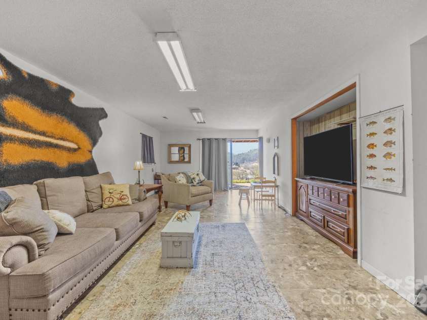 774 Belleview Road, Franklin, NC 28734.  MLS# CAR4244311, YatesRealty ID 13217. 
