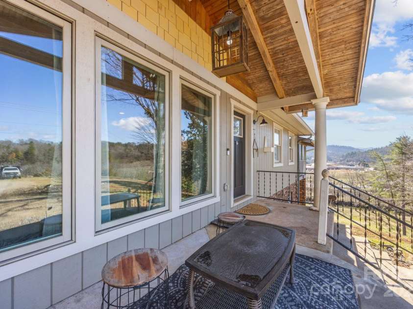 774 Belleview Road, Franklin, NC 28734.  MLS# CAR4244311, YatesRealty ID 13217. 