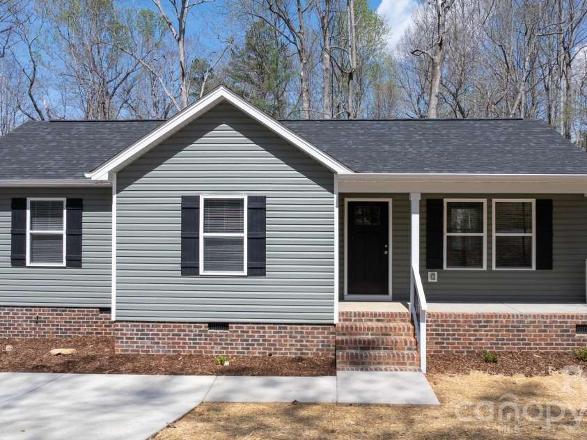 102 Kitchings Drive, Valdese, NC 28690.  MLS# CAR4363724, YatesRealty ID 13218. 