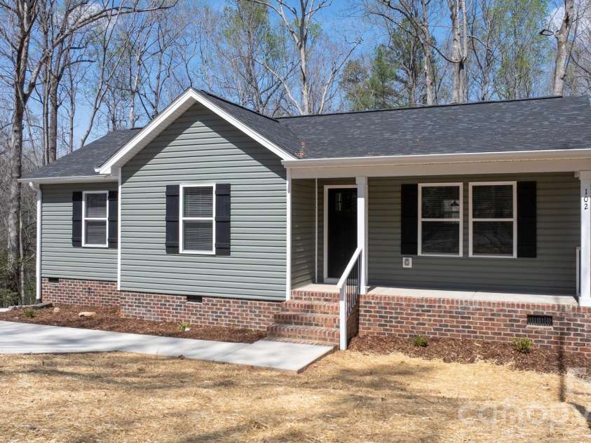 102 Kitchings Drive, Valdese, NC 28690.  MLS# CAR4363724, YatesRealty ID 13218. 