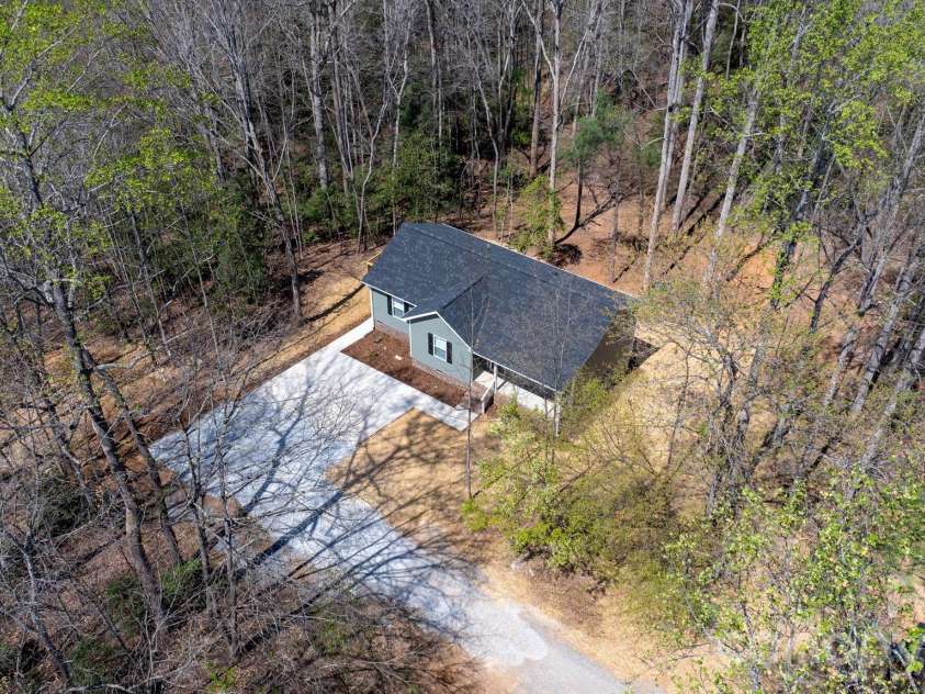 102 Kitchings Drive, Valdese, NC 28690.  MLS# CAR4363724, YatesRealty ID 13218. 