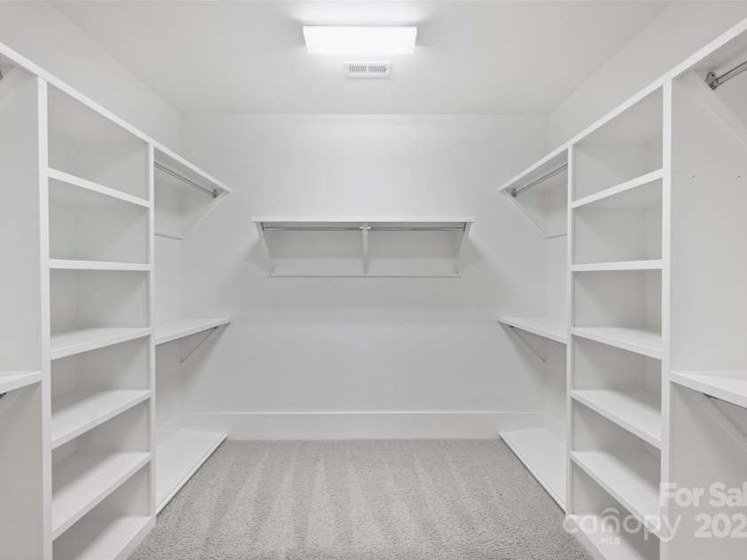 1550 Matthew Mcclure Circle, Davidson, NC 28036.  MLS# CAR4290666, YatesRealty ID 13218. 