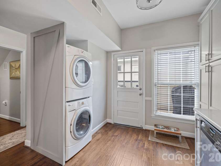 5943 Quail Hollow Road, Charlotte, NC 28210.  MLS# CAR4353357, YatesRealty ID 13219. 