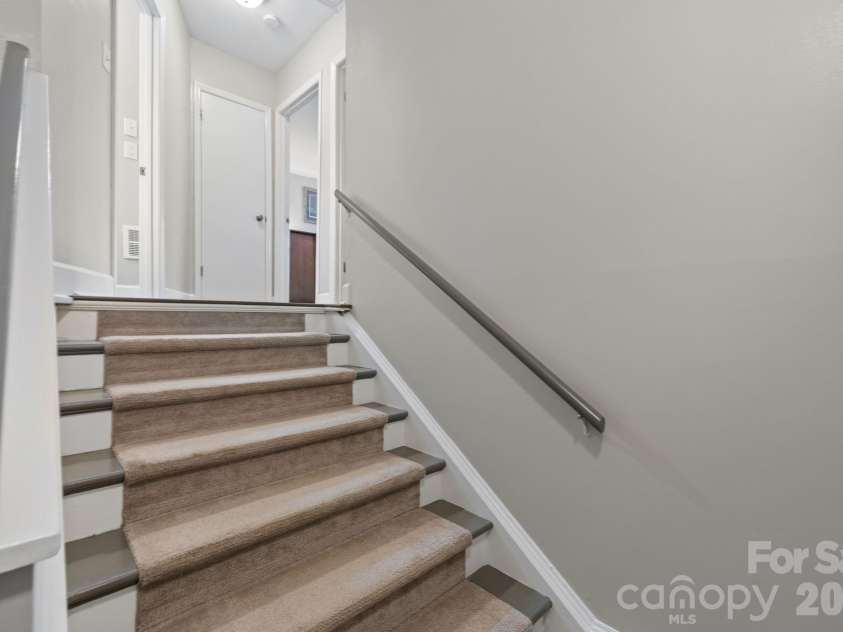 5943 Quail Hollow Road, Charlotte, NC 28210.  MLS# CAR4353357, YatesRealty ID 13219. 