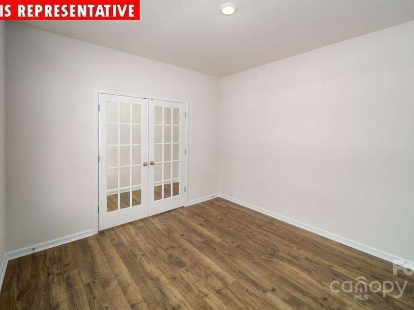 11123 Cardinal Creek Avenue, Charlotte, NC 28215.  MLS# CAR4221240, YatesRealty ID 1322. 