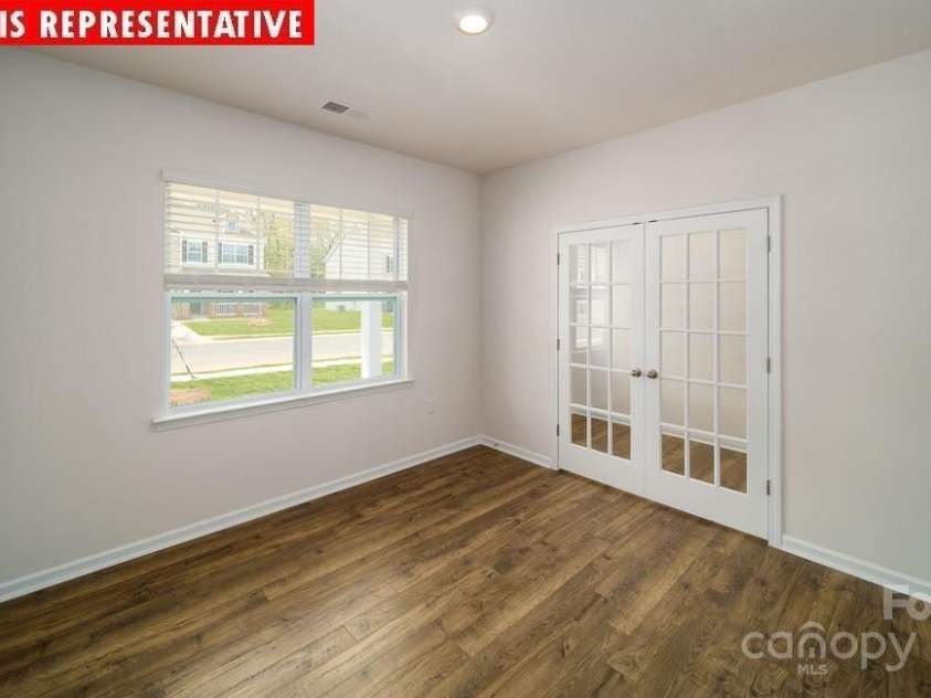 11123 Cardinal Creek Avenue, Charlotte, NC 28215.  MLS# CAR4221240, YatesRealty ID 1322. 