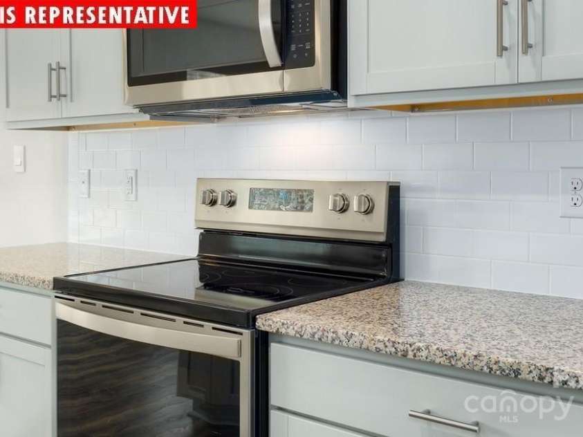 11123 Cardinal Creek Avenue, Charlotte, NC 28215.  MLS# CAR4221240, YatesRealty ID 1322. 