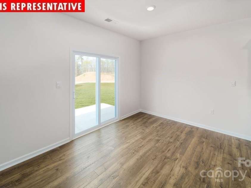 11123 Cardinal Creek Avenue, Charlotte, NC 28215.  MLS# CAR4221240, YatesRealty ID 1322. 