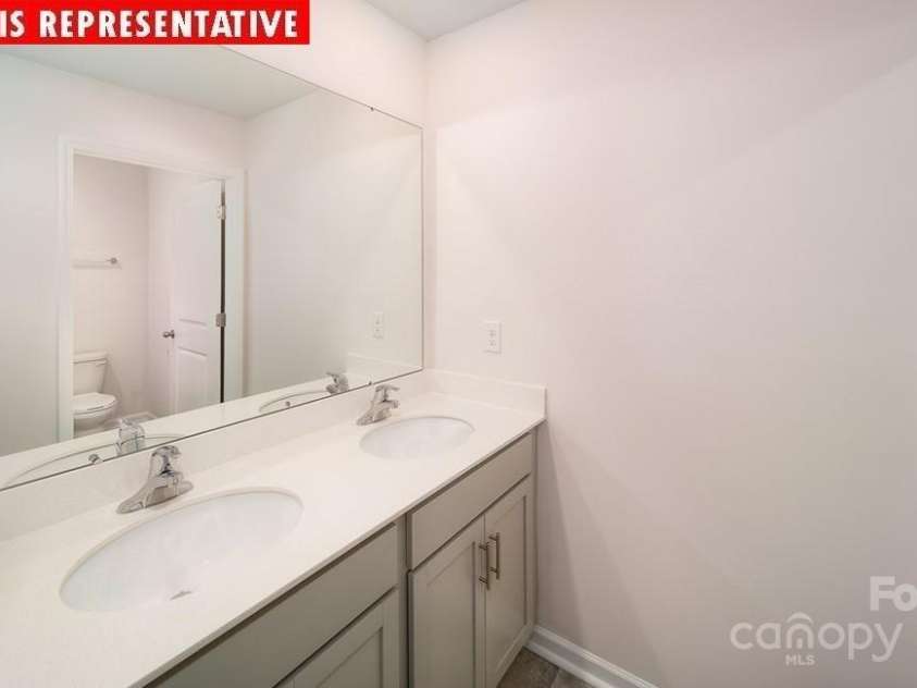 11123 Cardinal Creek Avenue, Charlotte, NC 28215.  MLS# CAR4221240, YatesRealty ID 1322. 