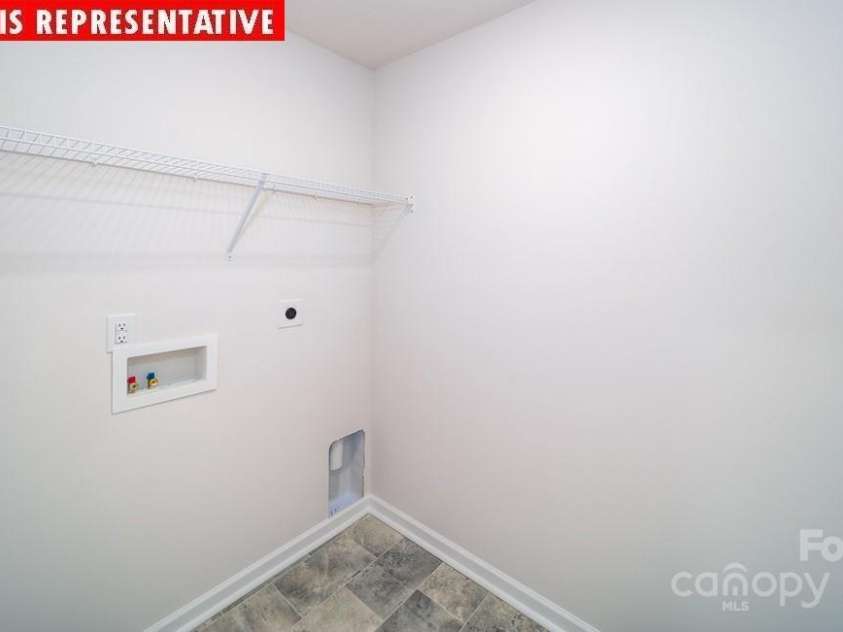 11123 Cardinal Creek Avenue, Charlotte, NC 28215.  MLS# CAR4221240, YatesRealty ID 1322. 