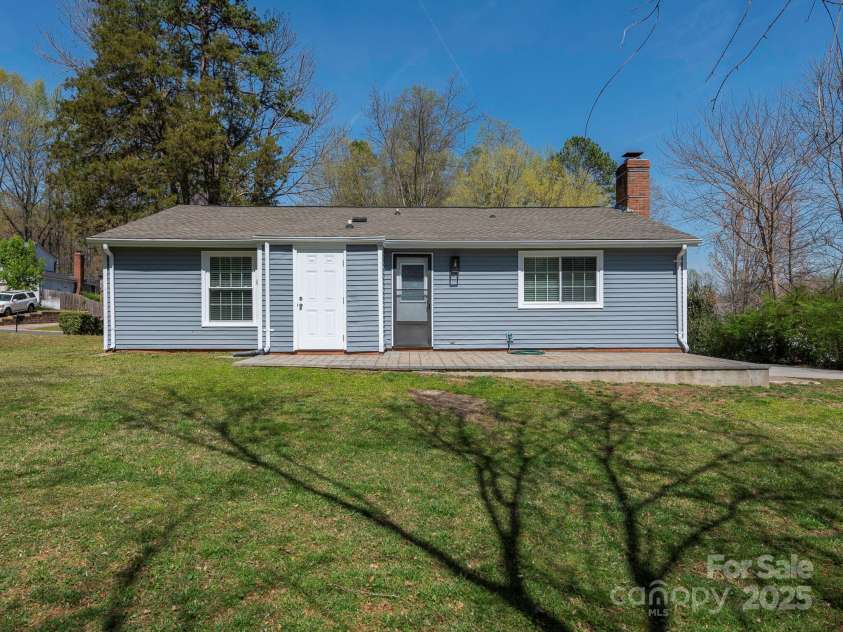 8432 Strider Drive, Charlotte, NC 28212.  MLS# CAR4240167, YatesRealty ID 13220. 