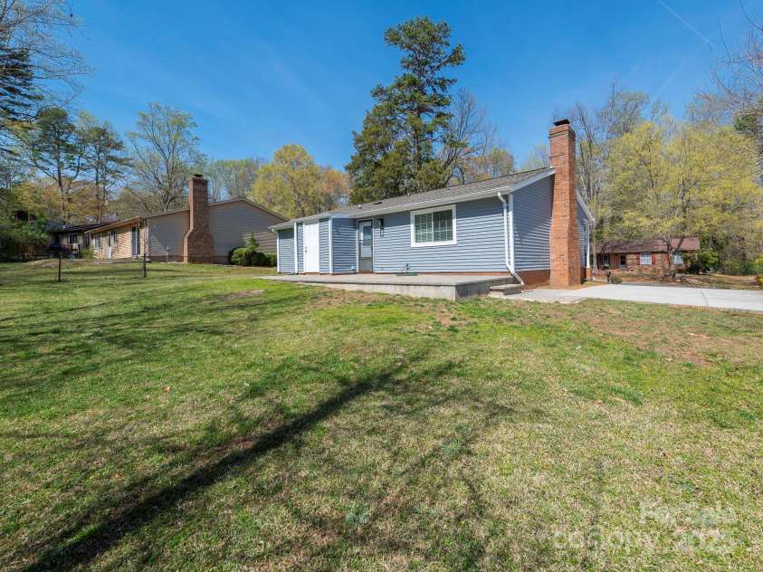 8432 Strider Drive, Charlotte, NC 28212.  MLS# CAR4240167, YatesRealty ID 13220. 