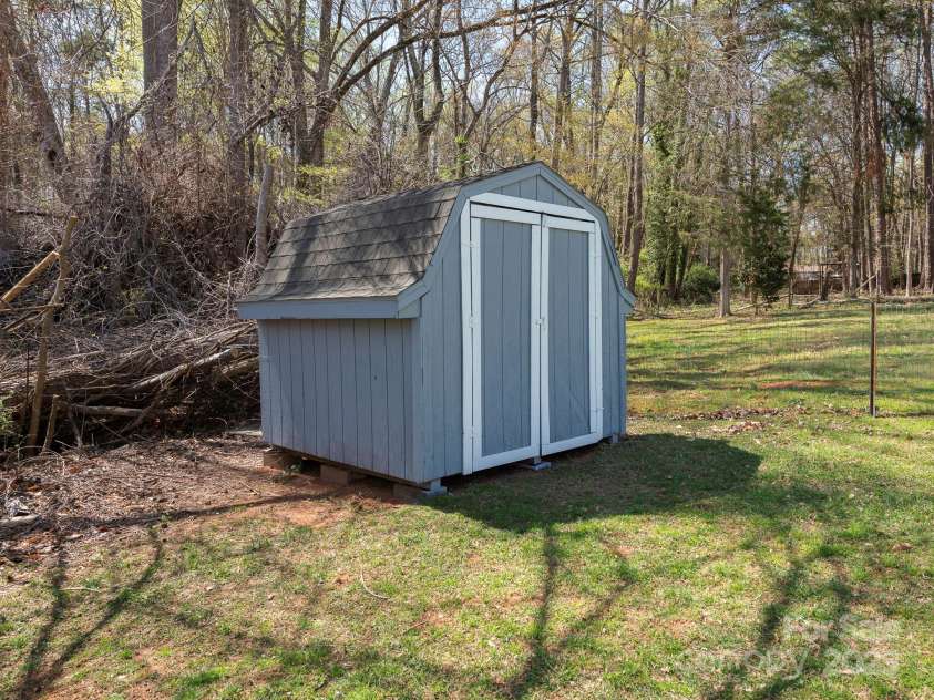 8432 Strider Drive, Charlotte, NC 28212.  MLS# CAR4240167, YatesRealty ID 13220. 