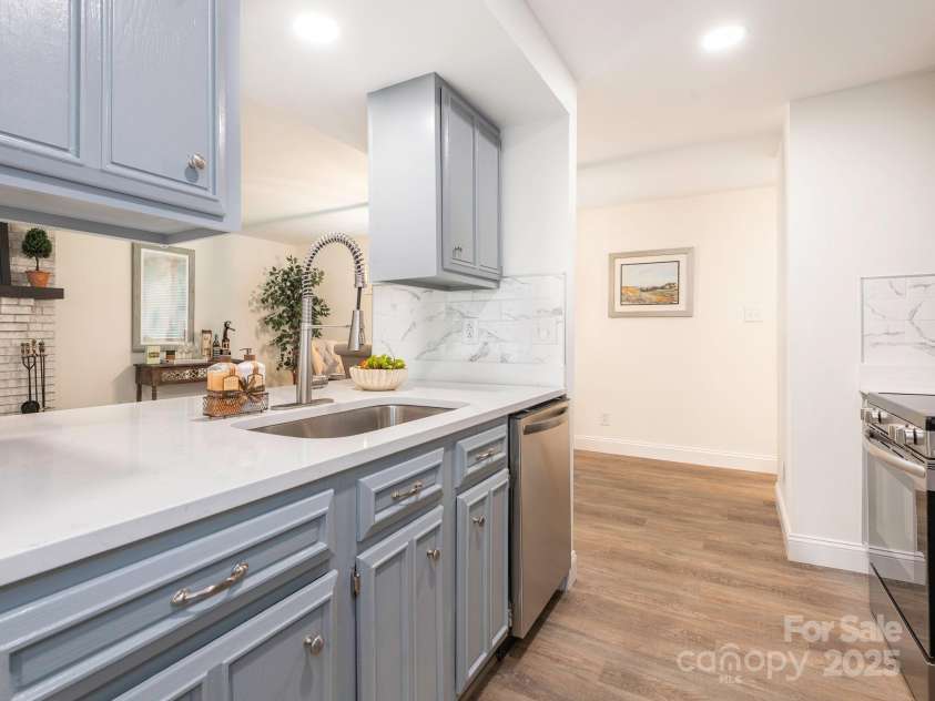 8432 Strider Drive, Charlotte, NC 28212.  MLS# CAR4240167, YatesRealty ID 13220. 