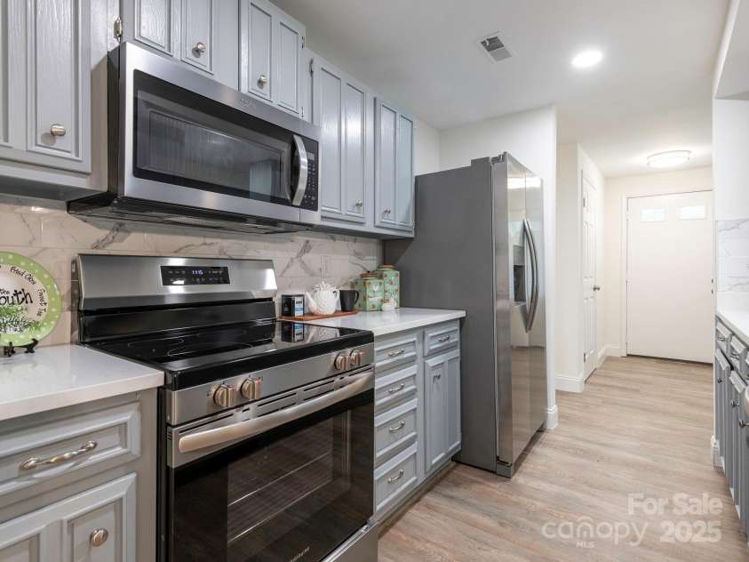 8432 Strider Drive, Charlotte, NC 28212.  MLS# CAR4240167, YatesRealty ID 13220. 