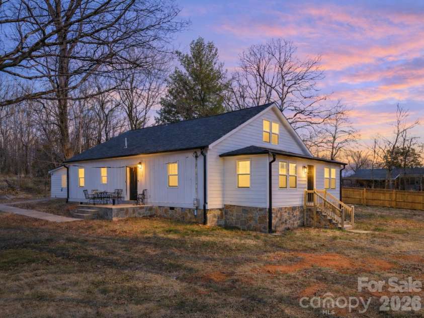 2269 Drexel Heights Street, Morganton, NC 28655.  MLS# CAR4350712, YatesRealty ID 13221. 