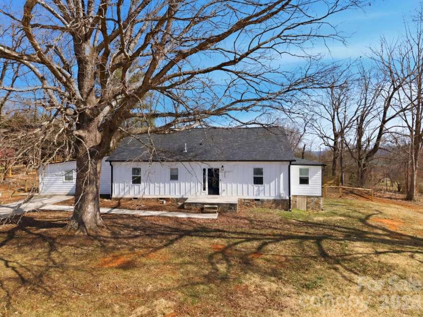 2269 Drexel Heights Street, Morganton, NC 28655.  MLS# CAR4350712, YatesRealty ID 13221. 