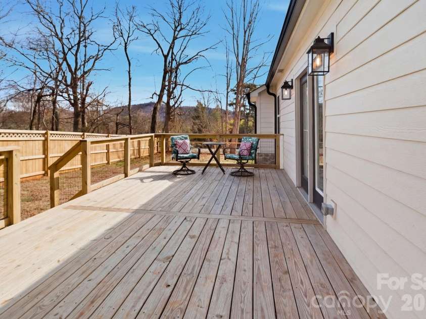 2269 Drexel Heights Street, Morganton, NC 28655.  MLS# CAR4350712, YatesRealty ID 13221. 