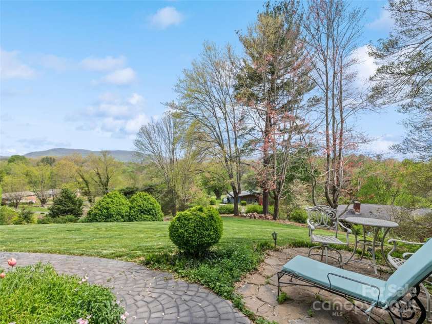 60 Club Knoll Avenue, Waynesville, NC 28786.  MLS# CAR4250873, YatesRealty ID 13222. 