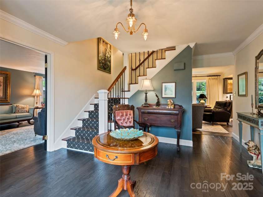 60 Club Knoll Avenue, Waynesville, NC 28786.  MLS# CAR4250873, YatesRealty ID 13222. 