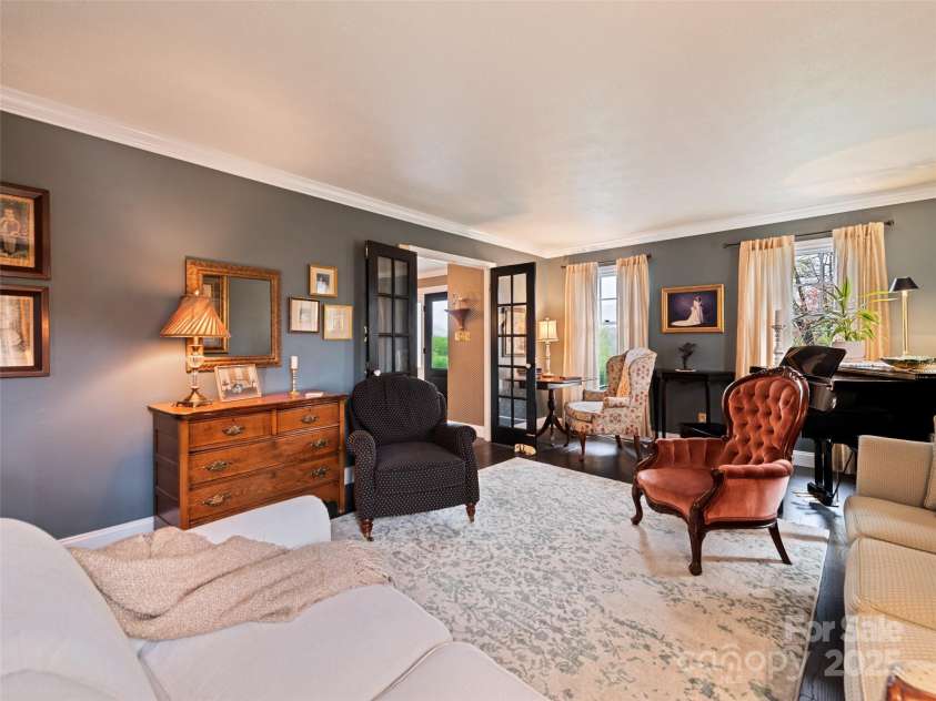 60 Club Knoll Avenue, Waynesville, NC 28786.  MLS# CAR4250873, YatesRealty ID 13222. 