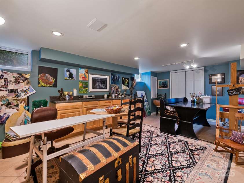 60 Club Knoll Avenue, Waynesville, NC 28786.  MLS# CAR4250873, YatesRealty ID 13222. 