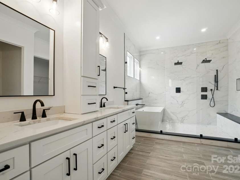 149 Shady Cove Road, Troutman, NC 28166.  MLS# CAR4252387, YatesRealty ID 13223. Huge master bathroom