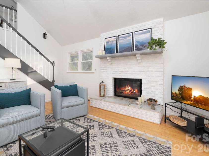 348 Dandelion Lane, Burnsville, NC 28714.  MLS# CAR4340112, YatesRealty ID 13223. 
