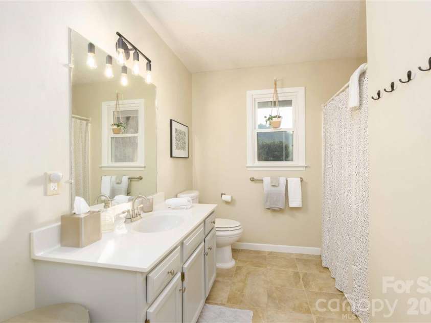 348 Dandelion Lane, Burnsville, NC 28714.  MLS# CAR4340112, YatesRealty ID 13223. 
