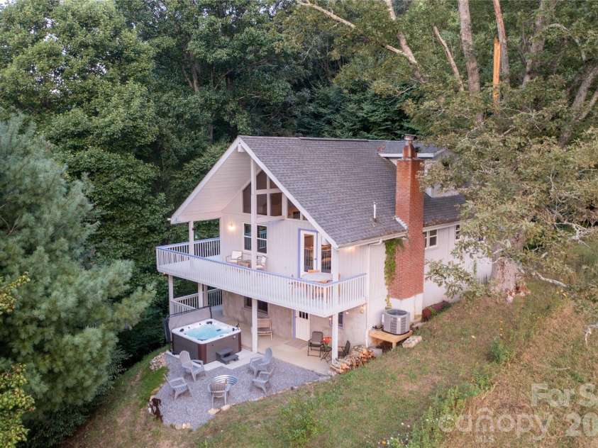 348 Dandelion Lane, Burnsville, NC 28714.  MLS# CAR4340112, YatesRealty ID 13223. Covered Deck 