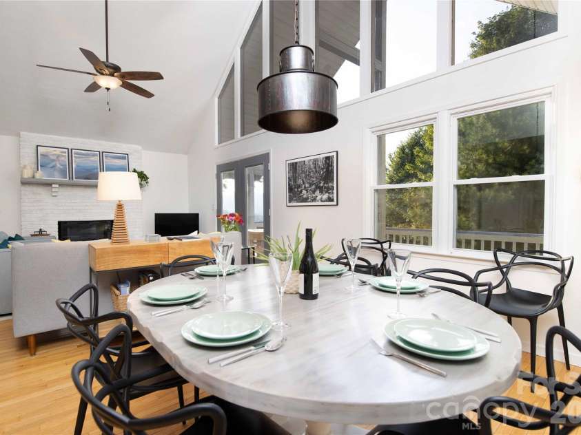 348 Dandelion Lane, Burnsville, NC 28714.  MLS# CAR4340112, YatesRealty ID 13223. Dining 